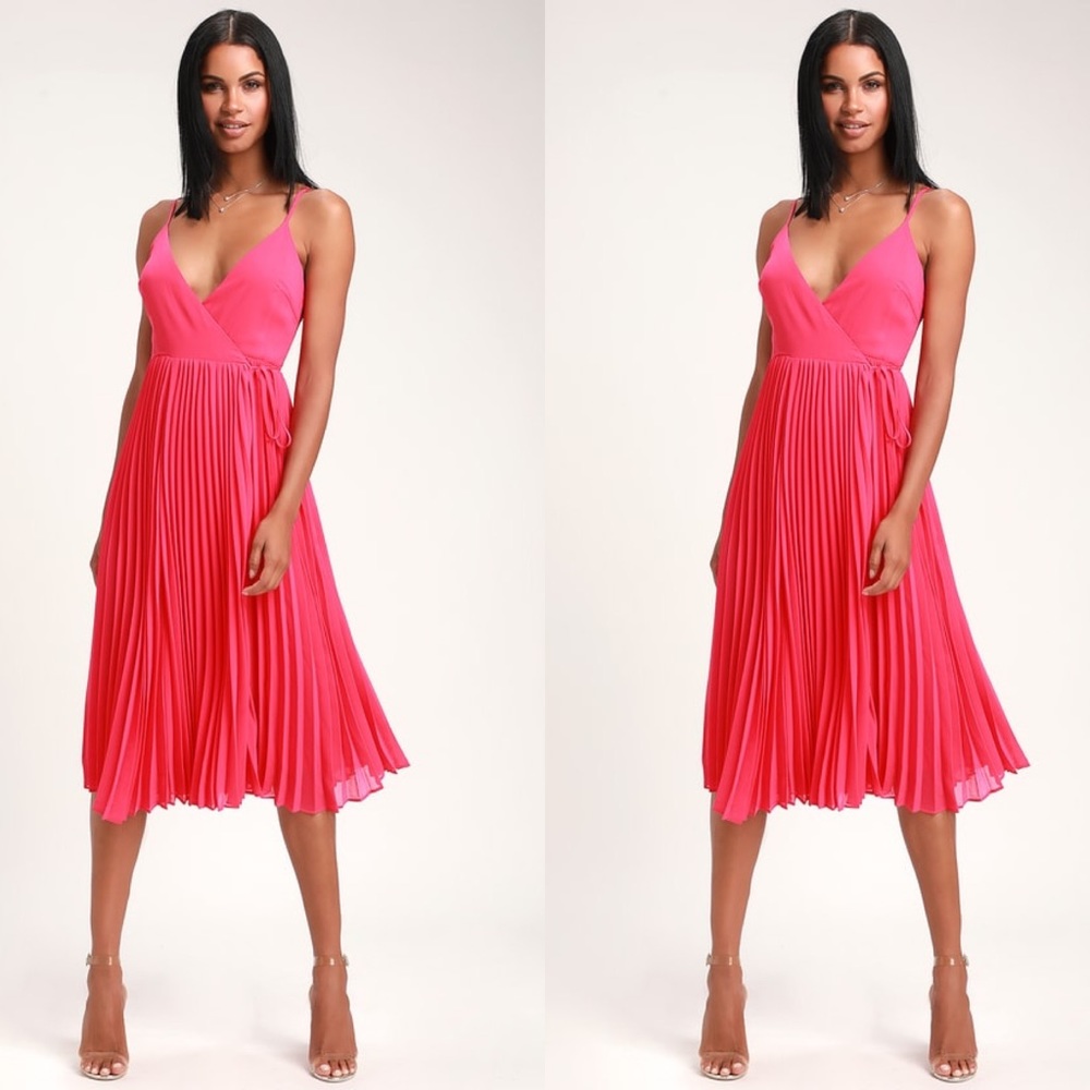 Lulu’s NWT Pleated Wrap Midi Dress